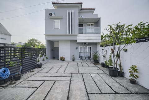 Property building, Patio, Garden view