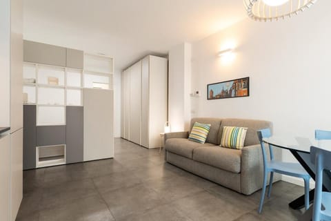 TV and multimedia, Kitchen or kitchenette, Living room, Seating area, Dining area