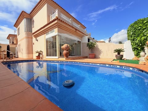 Property building, Patio, Day, Garden, Balcony/Terrace, Pool view, Swimming pool, Swimming pool