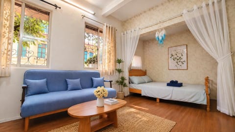 Bed, Living room, Photo of the whole room, Seating area, Bedroom