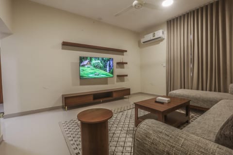 TV and multimedia, Living room, Seating area, air conditioner