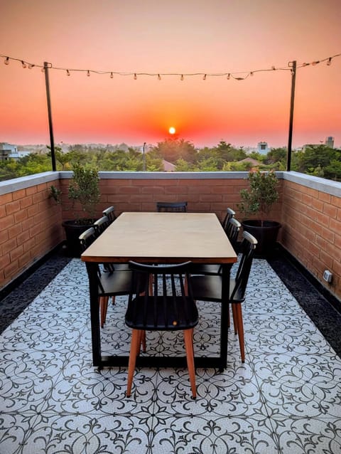 Balcony/Terrace, Dining area, Sunrise