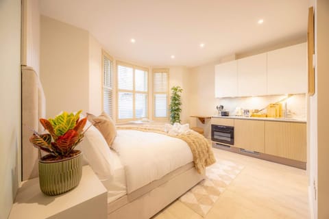 Kitchen or kitchenette, Photo of the whole room, Bedroom