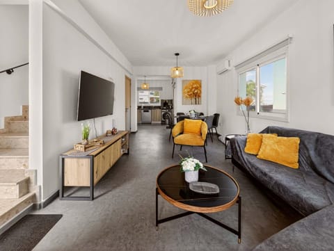 Communal lounge/ TV room, Living room