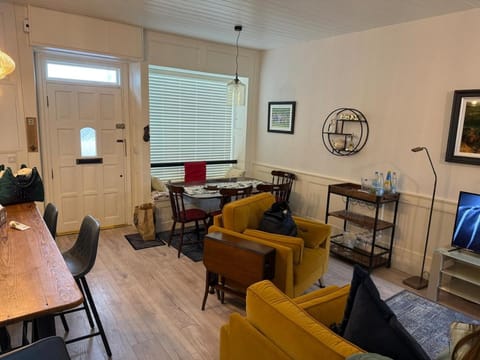 Historic house in Ennis 15 minutes from Shannon House in Ennis