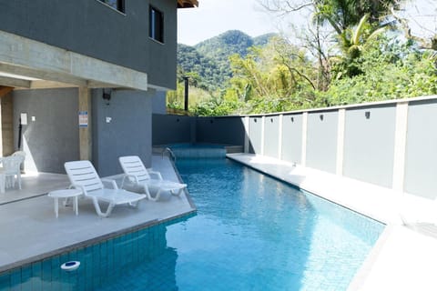 Area and facilities, Swimming pool