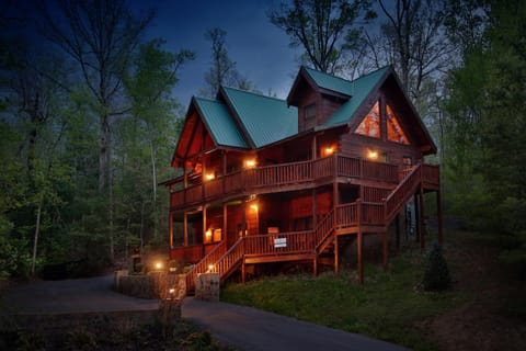 Smoky Mountain Getaway House in Sevier County