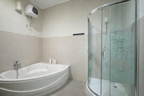 Shower, Bathroom, Bath, towels