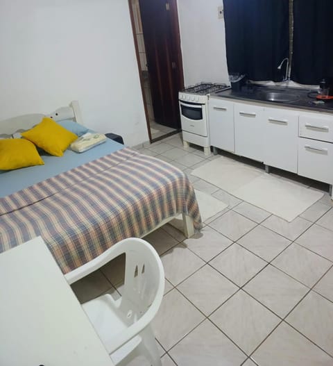 Bed, Kitchen or kitchenette, Photo of the whole room, Dining area, Bedroom
