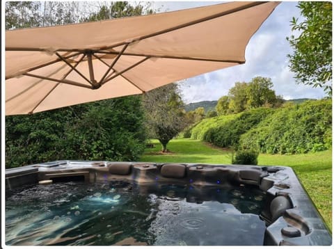 Garden, Hot Tub