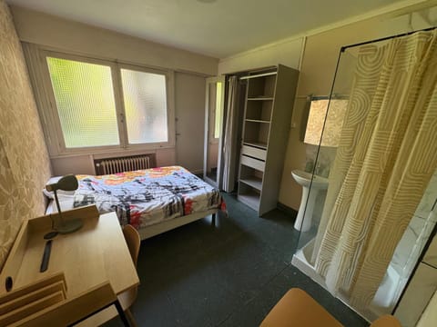 Bed, Photo of the whole room, wardrobe