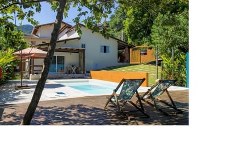 Swimming pool, sunbed