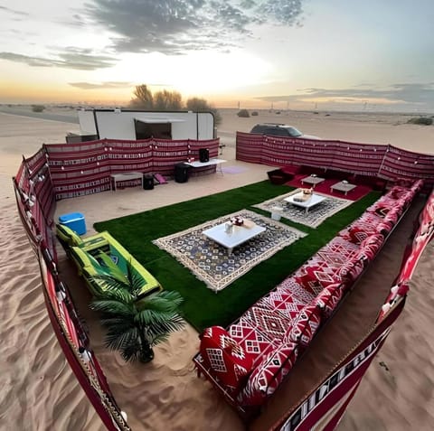 Patio, Day, Natural landscape, Living room, Seating area, Evening entertainment, Sunrise, Sunset, sunbed