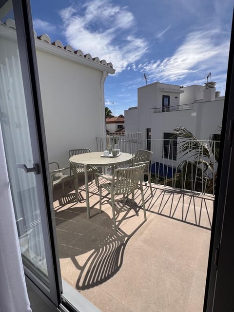 View (from property/room), Balcony/Terrace