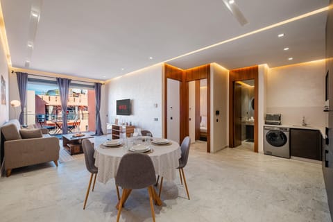 Communal lounge/ TV room, TV and multimedia, Living room, Seating area, washing machine, dryer
