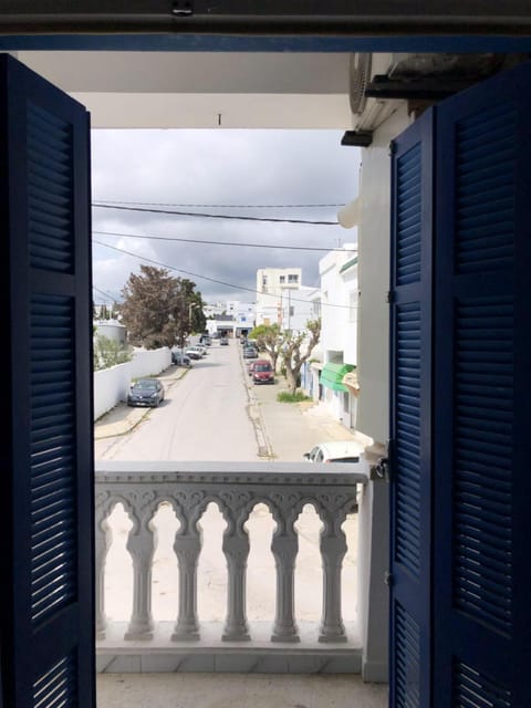 Balcony/Terrace, Street view