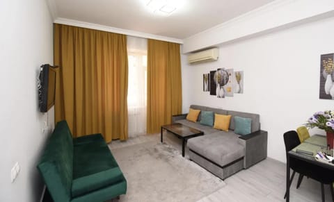 TV and multimedia, Living room, Seating area, air conditioner