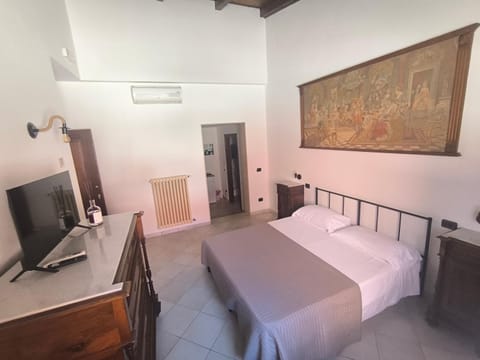 Communal lounge/ TV room, Bed, Photo of the whole room, air conditioner