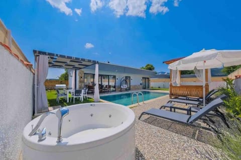 Property building, Swimming pool