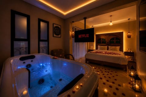 Bed, Hot Tub, Bedroom
