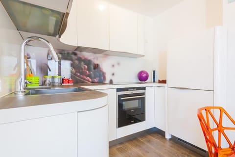 Property building, Coffee/tea facilities, Kitchen or kitchenette