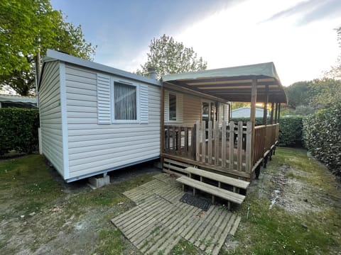 Property building, Natural landscape, Garden
