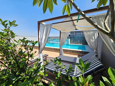 Patio, Day, Natural landscape, Garden, Balcony/Terrace, Garden view, Pool view, Swimming pool, Swimming pool, sunbed