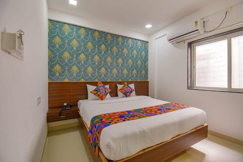 Bed, Photo of the whole room, Bedroom, air conditioner