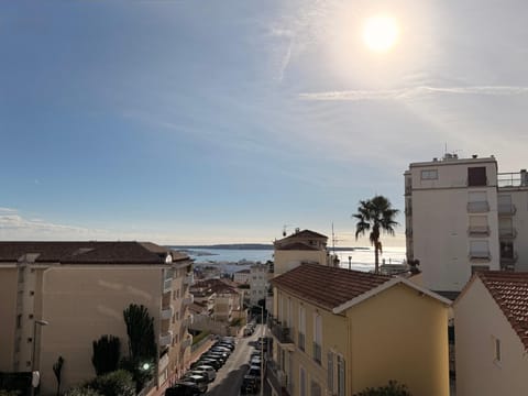 Neighbourhood, Sea view, Street view