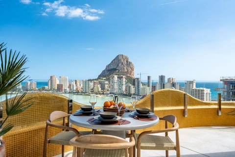 Day, View (from property/room), Balcony/Terrace, Seating area, Dining area, Beach, Beach, City view, Lake view, Mountain view, Sea view