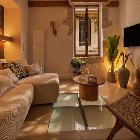 TV and multimedia, Living room, Seating area