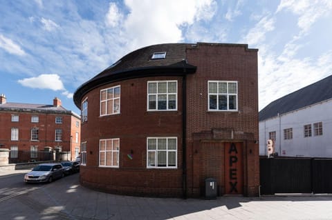 Property building, Day, Neighbourhood, Street view, Location, Parking
