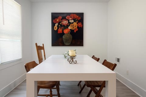 Detroit 4BR Home | Bathtub & Pet Friendly Stay House in Hamtramck