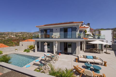 Property building, Balcony/Terrace