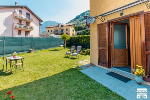Property building, Garden, Garden view, sunbed