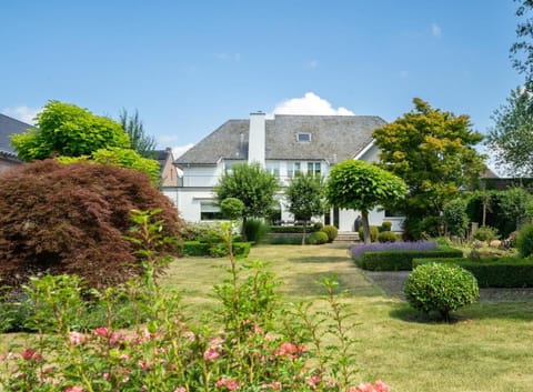 Property building, Day, Garden, Garden view