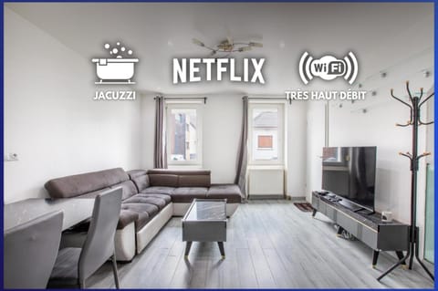 Communal lounge/ TV room, TV and multimedia, Living room