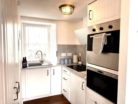 Para Handy Cottage, Inveraray Apartment in Church Square