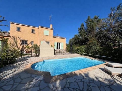 Pool view, Swimming pool, sunbed