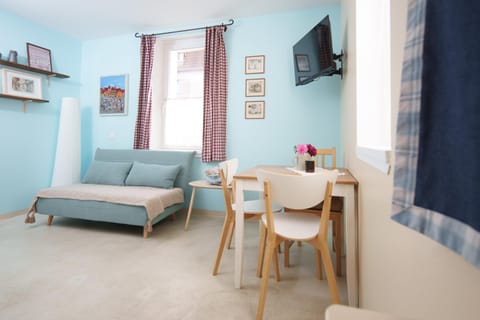 Communal lounge/ TV room, Dining area