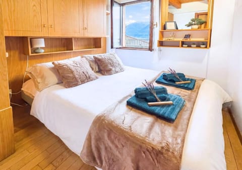 Bed, Photo of the whole room, Bedroom, towels, wardrobe, air conditioner
