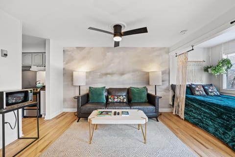 Bed, Living room