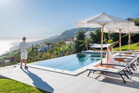 View (from property/room), Garden view, Mountain view, Pool view, Sea view, sunbed