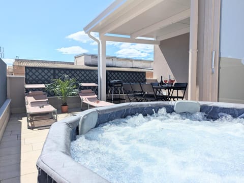 Hot Tub, Balcony/Terrace