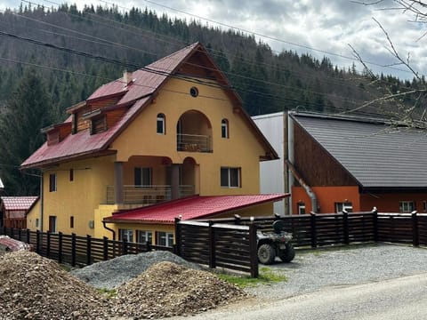 Property building, Day, Natural landscape, Mountain view