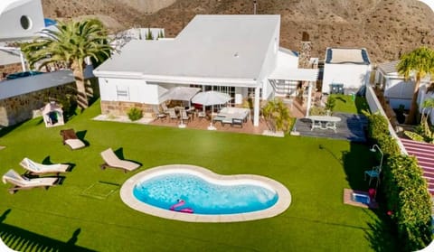 Property building, Bird's eye view, Swimming pool