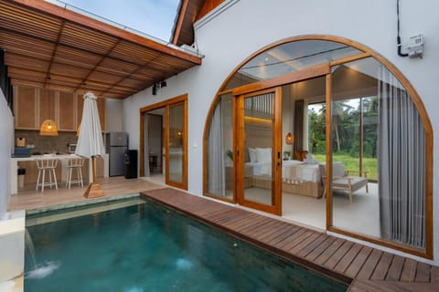 Property building, Swimming pool