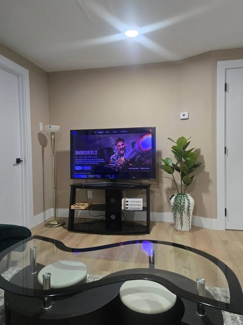 Communal lounge/ TV room, TV and multimedia, Living room