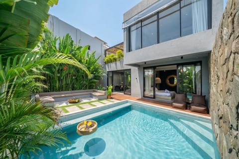 Property building, Patio, Swimming pool, sunbed