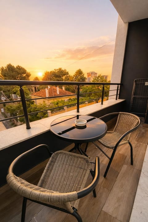 Patio, View (from property/room), Balcony/Terrace, Balcony/Terrace, Living room, Seating area